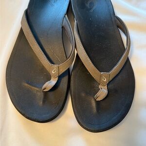 OluKai Black and Tan Sandals